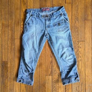 Stylish Blue Denim Capris